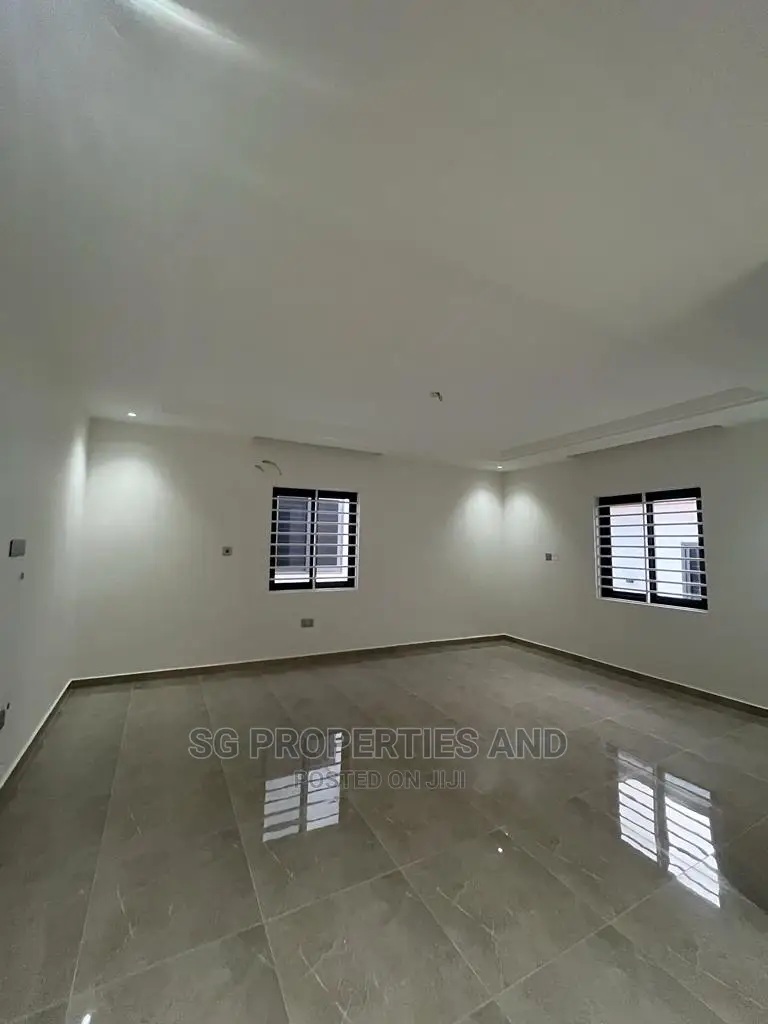 3bdrm House in Sakumono, Accra Metropolitan for Sale
