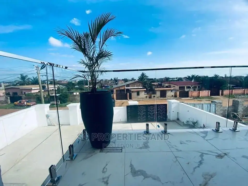 4bdrm Mansion in Community 20, Spintex for Sale