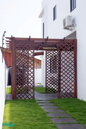 4bdrm Mansion in Community 20, Spintex for Sale