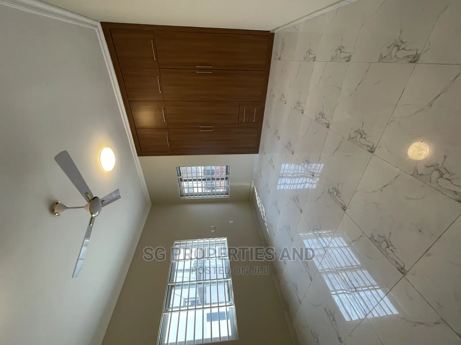 3bdrm House in Ecobank, Spintex for Sale