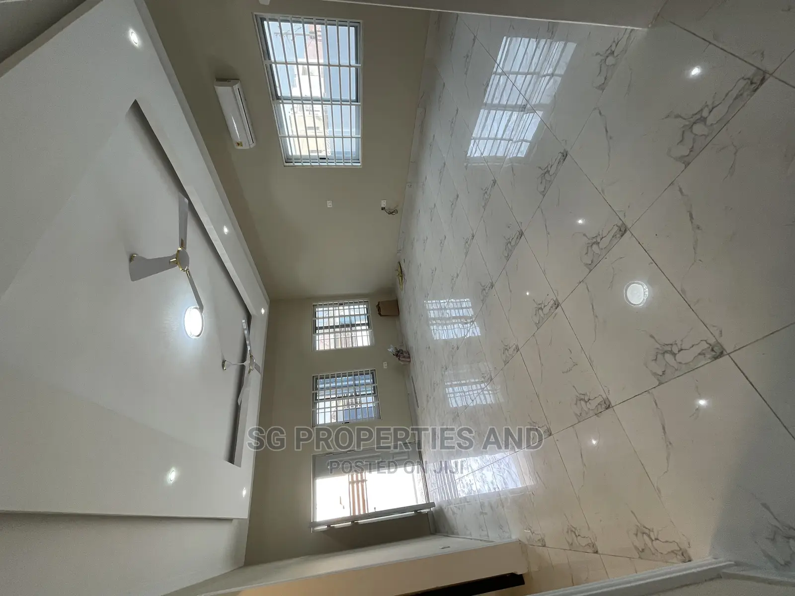 3bdrm House in Ecobank, Spintex for Sale