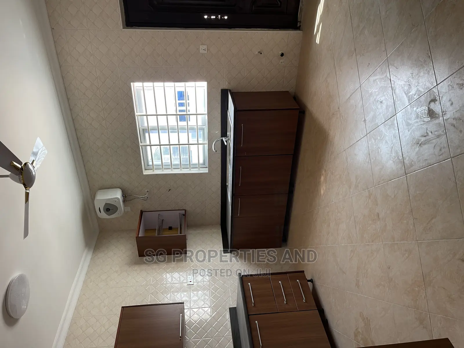 3bdrm House in Ecobank, Spintex for Sale