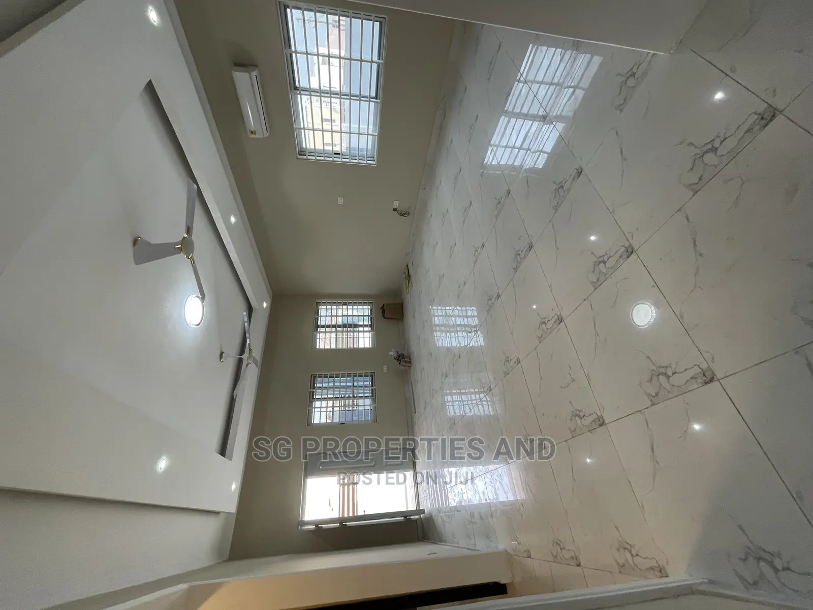 3bdrm House in Ecobank, Spintex for Sale