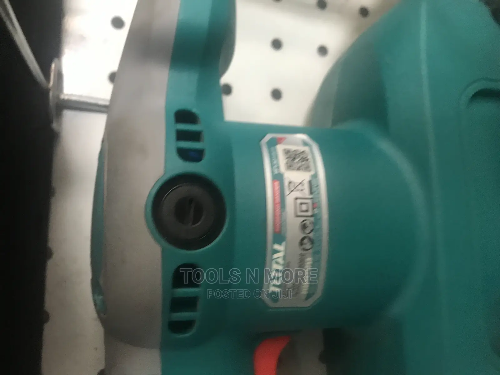 TOTAL Finishing Sander (320W)