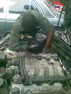 Mercedes Benz Mechanic Shop