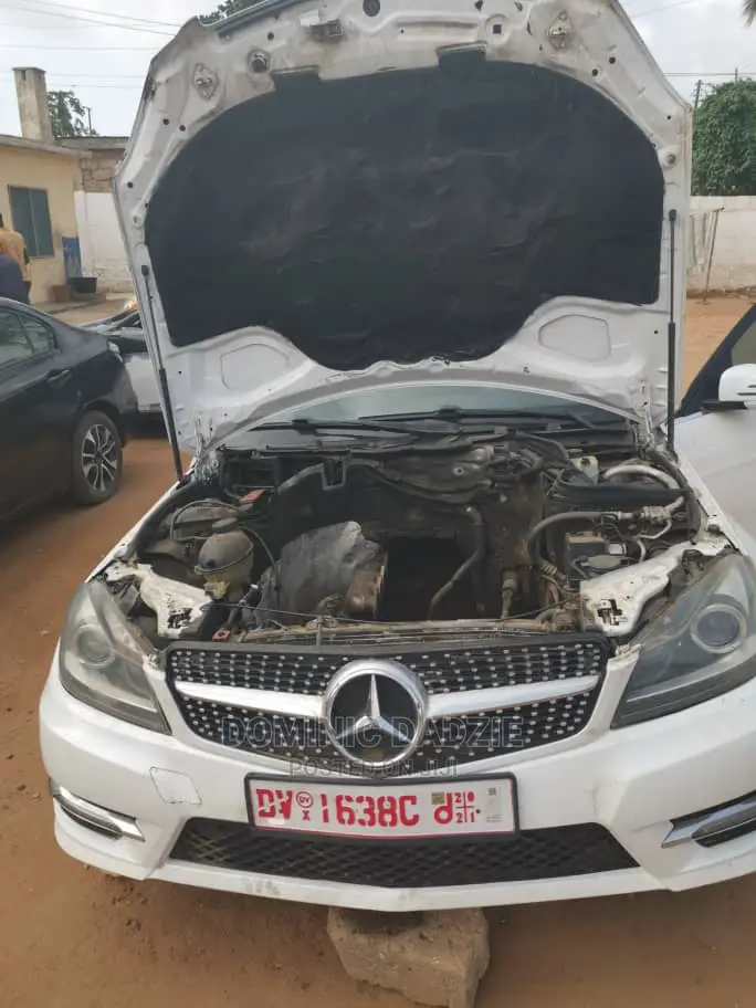 Mercedes Benz Mechanic Shop