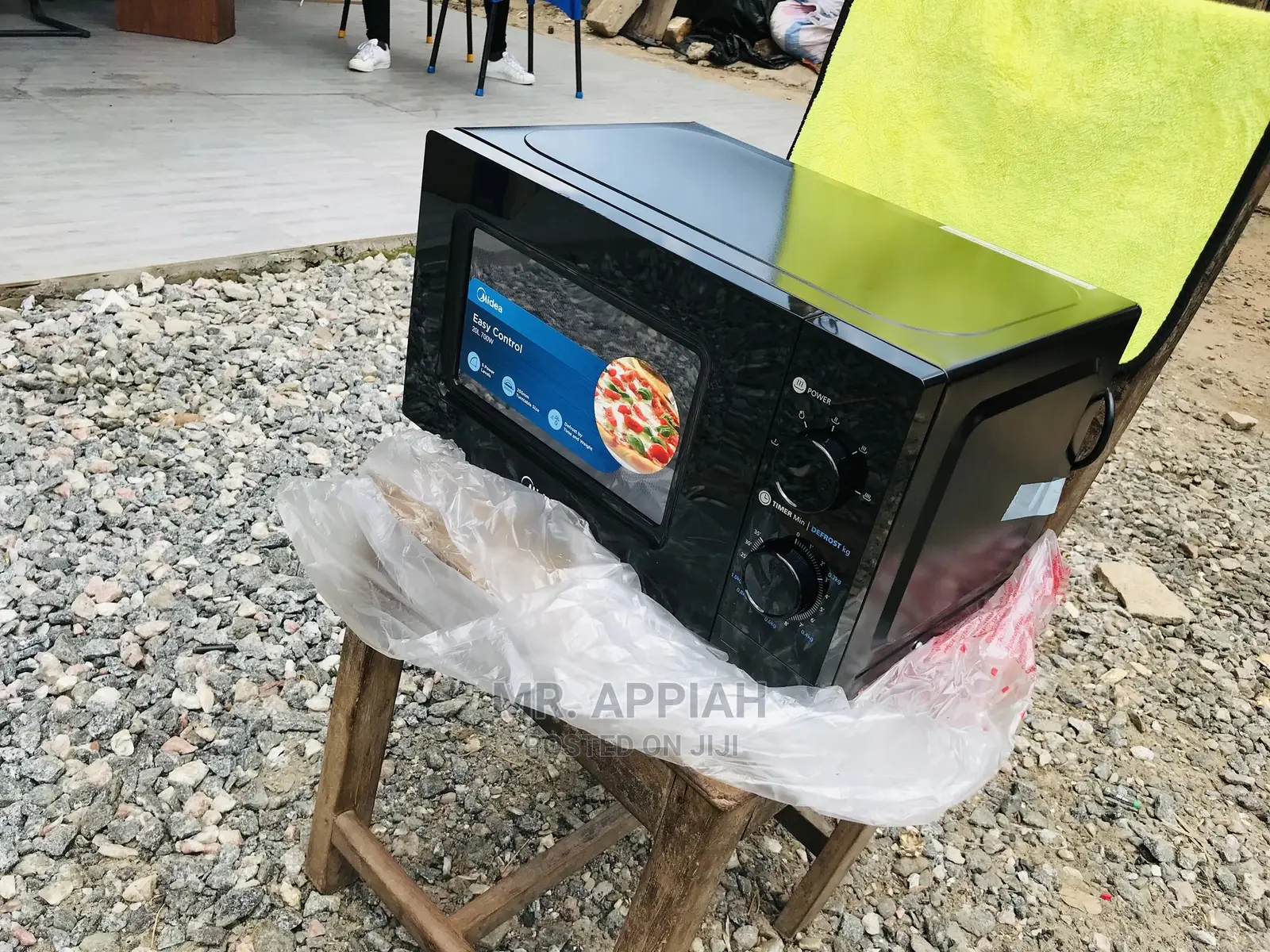 Brand New Midea Microwave.