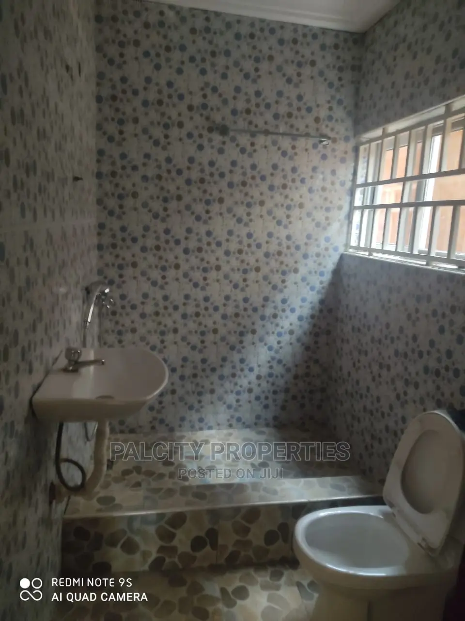 2bdrm Apartment in Atasamanso, Kumasi Metropolitan for Rent