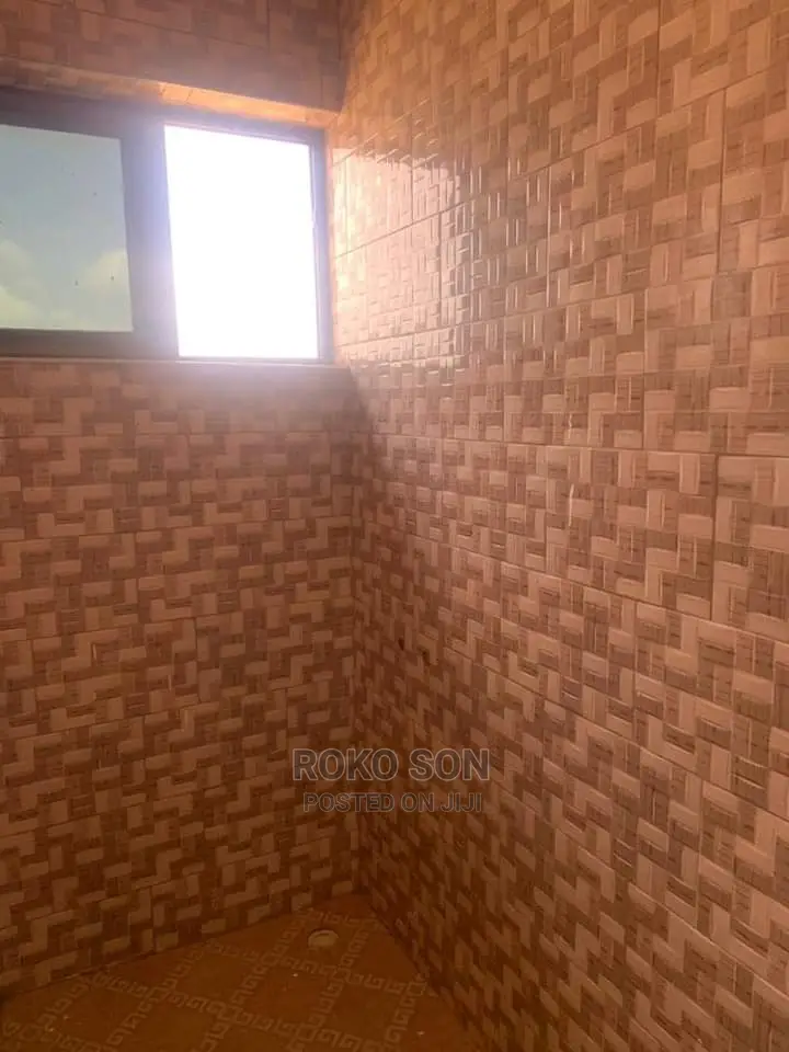 2bdrm Apartment in Dr Roko, Ablekuma for rent