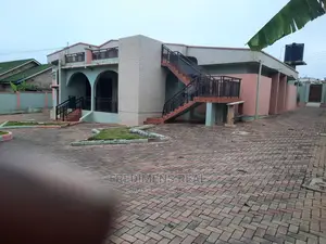 6bdrm House in Fredimens Real, Kumasi Metropolitan for Sale