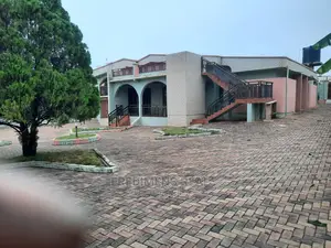 6bdrm House in Fredimens Real, Kumasi Metropolitan for Sale
