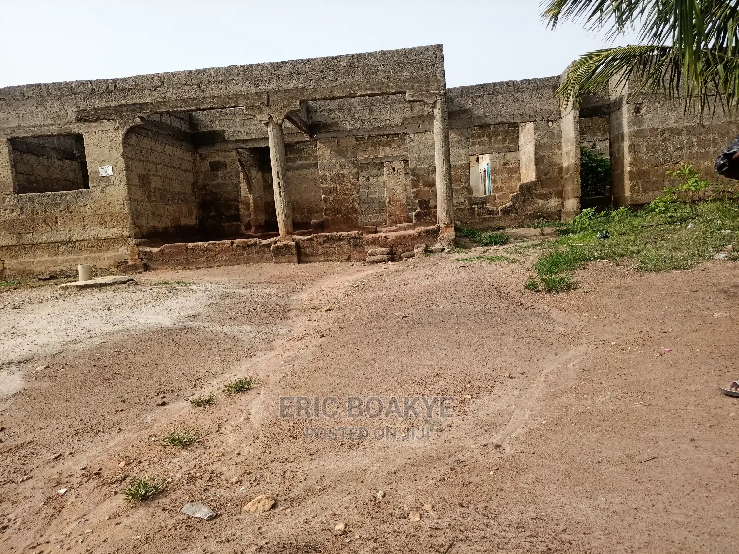 Uncompleted Five Bedrooms for Sale at Asuofia
