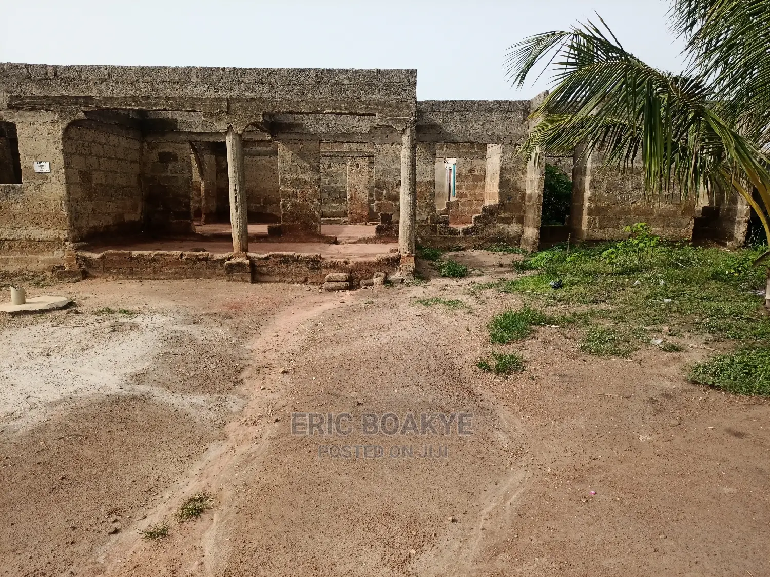 Uncompleted Five Bedrooms for Sale at Asuofia