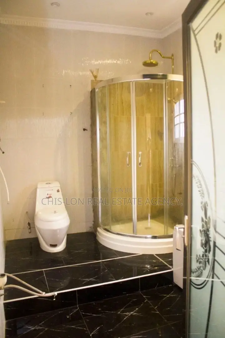 6bdrm House in Sharp-Connect., Kasoa for Sale