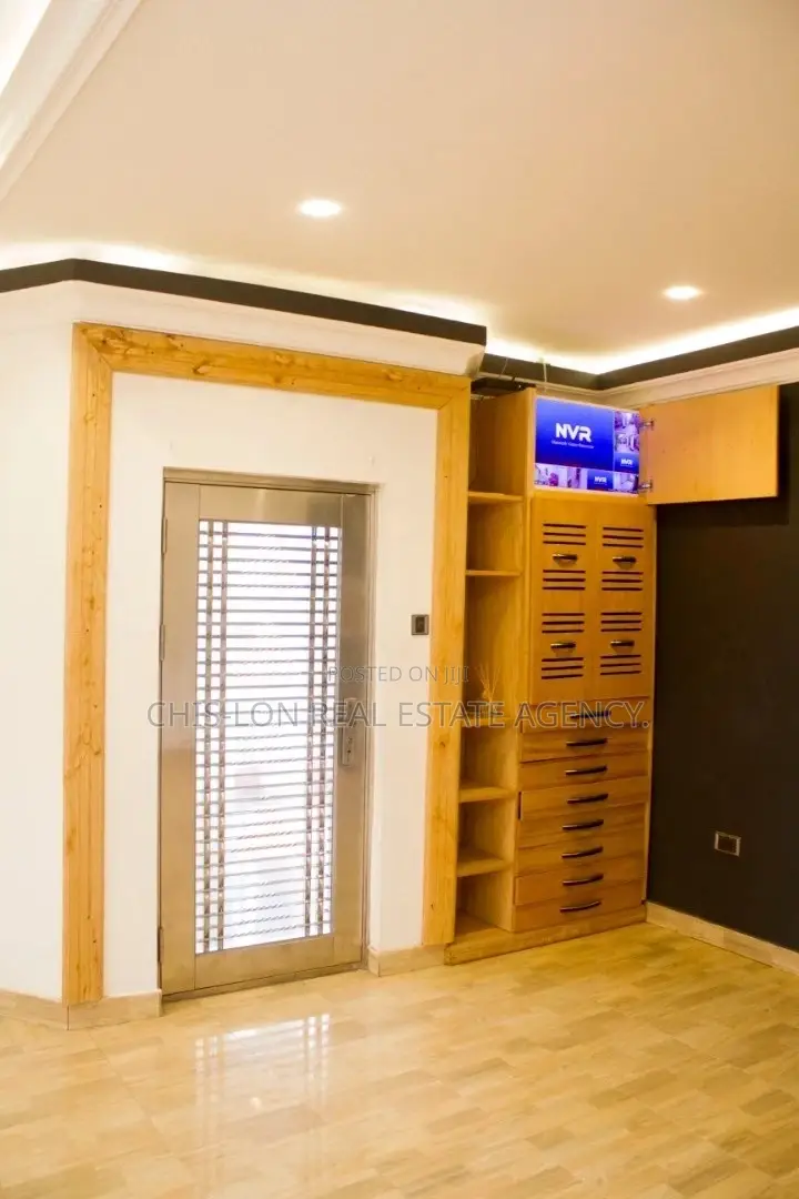 6bdrm House in Sharp-Connect., Kasoa for Sale