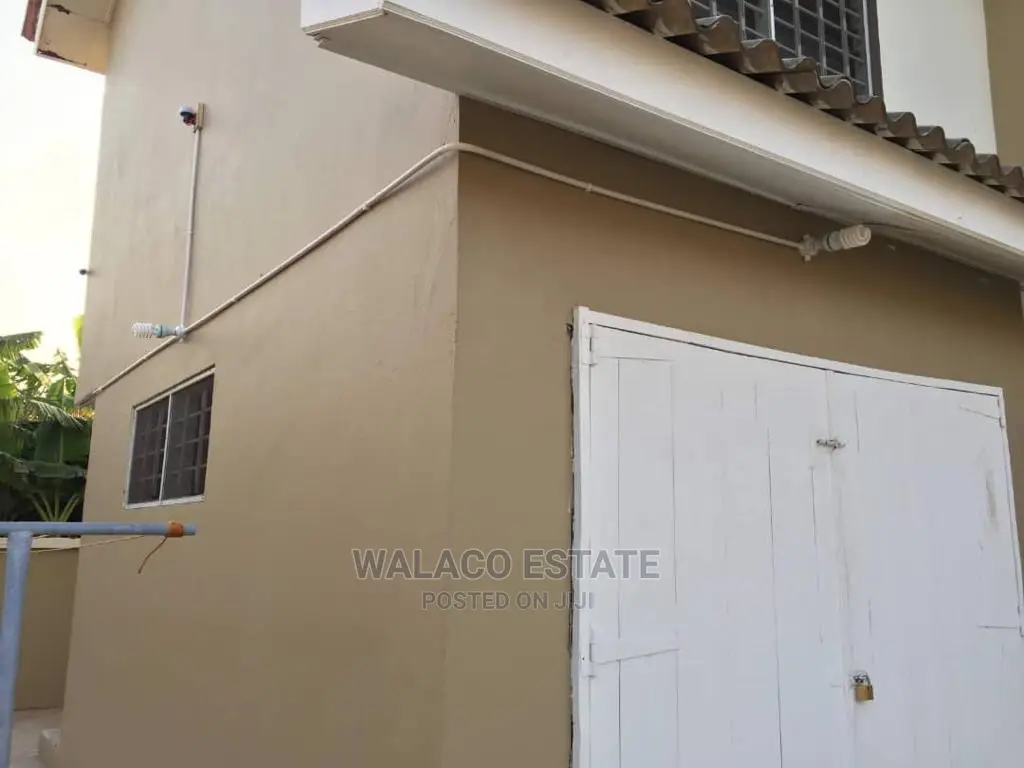 4bdrm House in Walako Estate, Odorkor for Rent