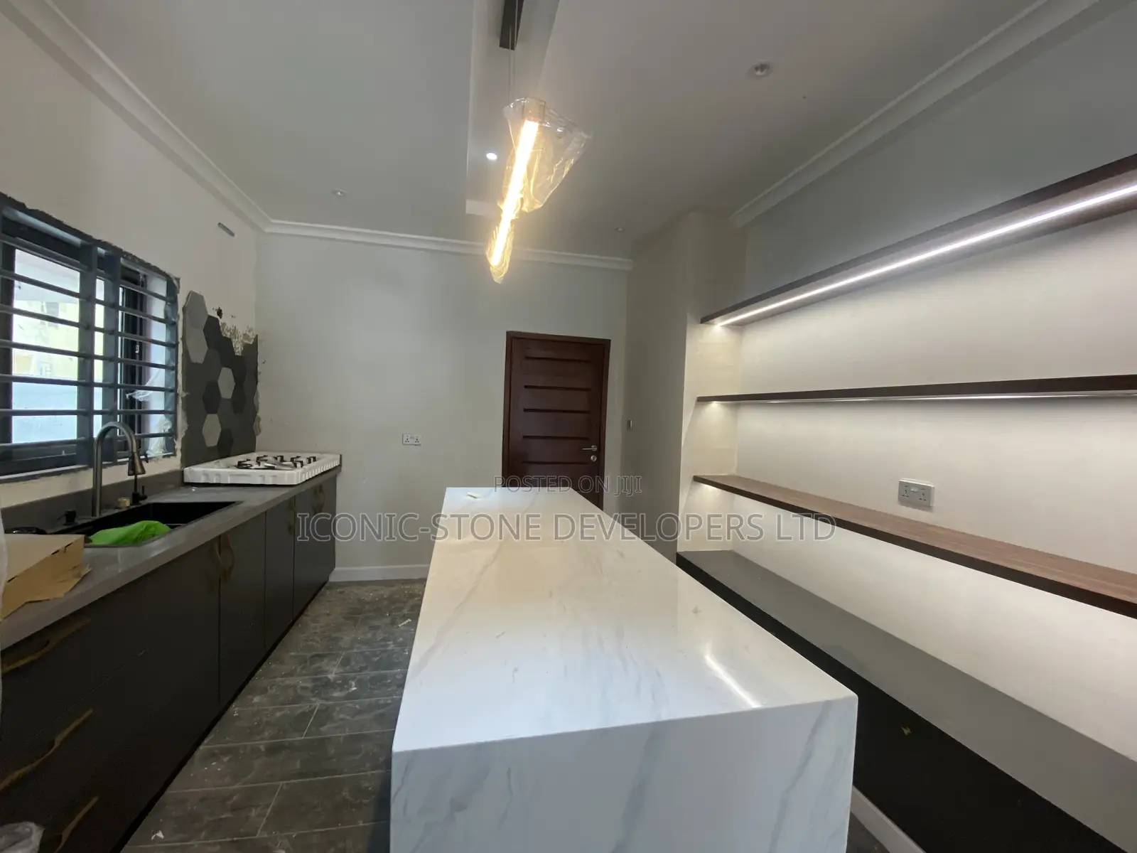 4bdrm House in Lakeside, Ashaley Botwe for Sale
