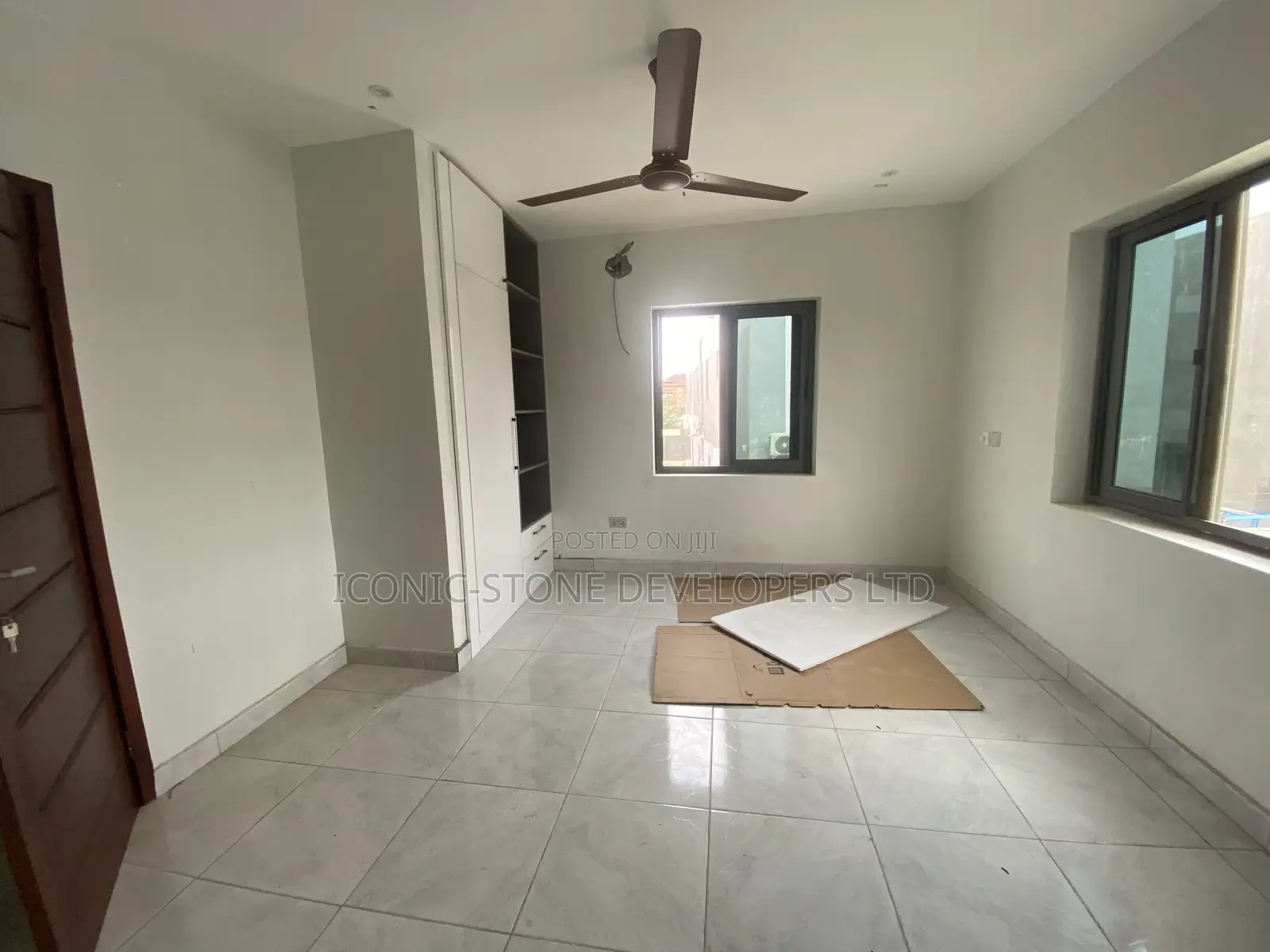 4bdrm House in Lakeside, Ashaley Botwe for Sale