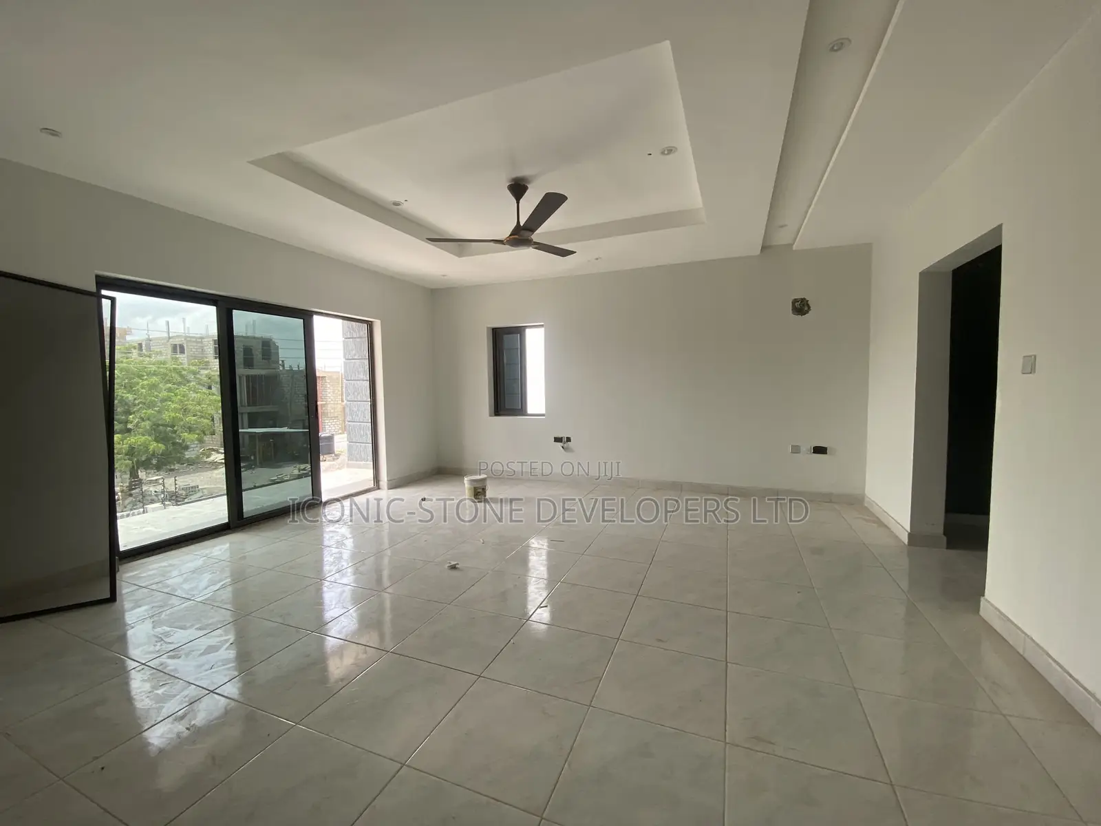4bdrm House in Lakeside, Ashaley Botwe for Sale
