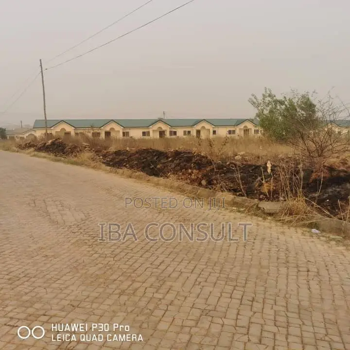 Estate Lands for Sale at East Amrahia.