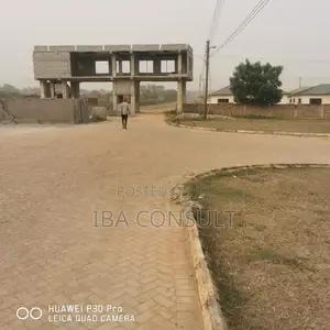 Estate Lands for Sale at East Amrahia.