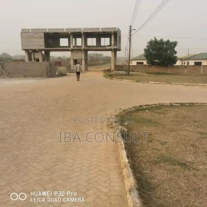 Estate Lands for Sale at East Amrahia.
