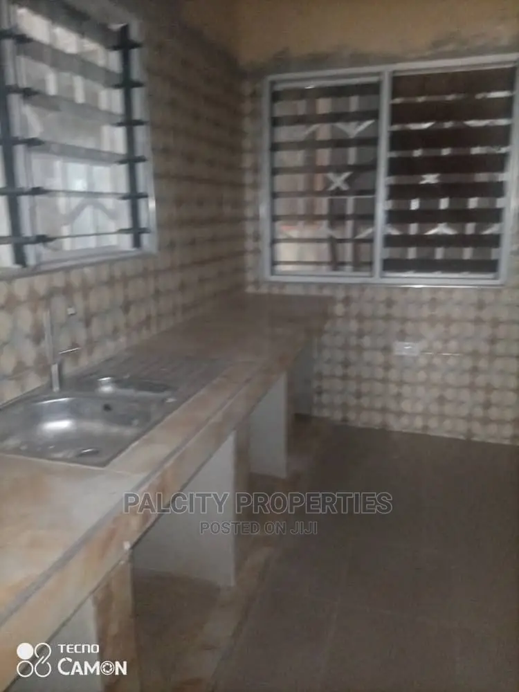 4bdrm House in Takoradi West Fijai for sale