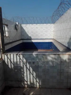 8bdrm House in Oyarifa Mall Area for sale