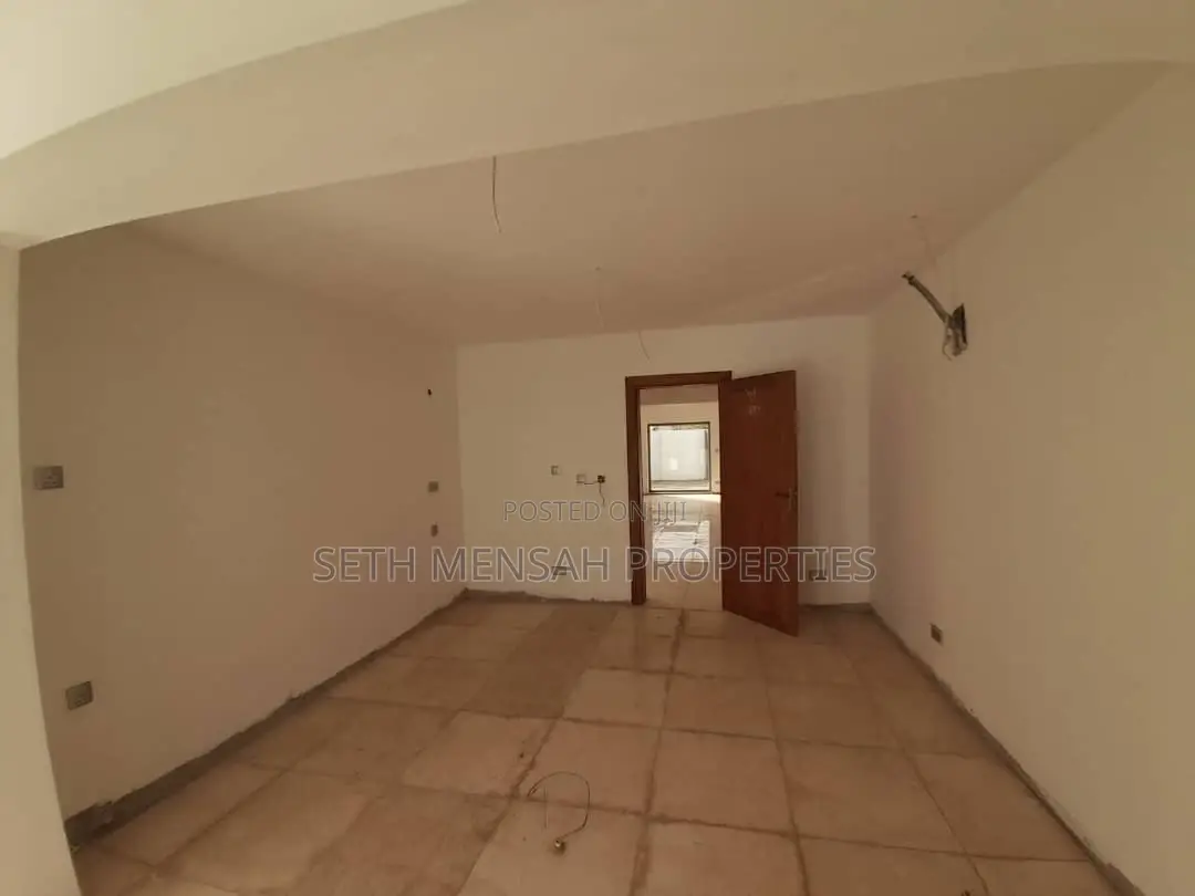 4bdrm Mansion in SKM Property, Dzorwulu for Sale