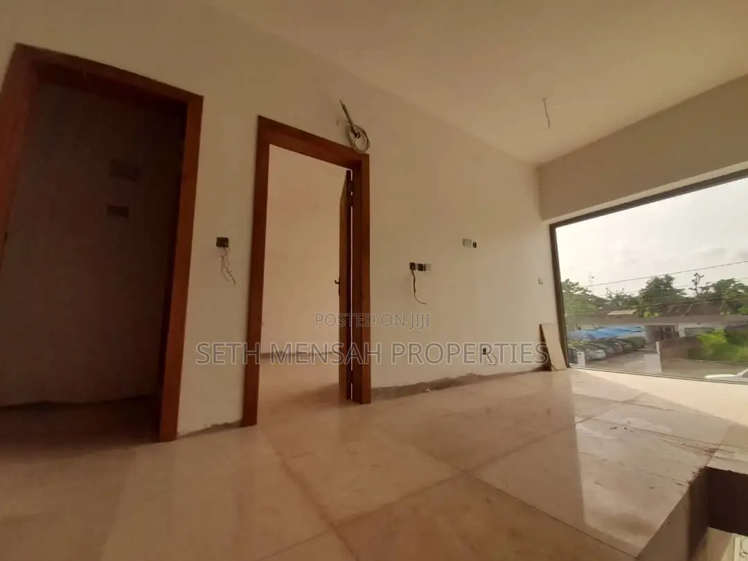 4bdrm Mansion in SKM Property, Dzorwulu for Sale