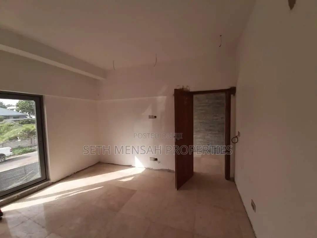 4bdrm Mansion in SKM Property, Dzorwulu for Sale