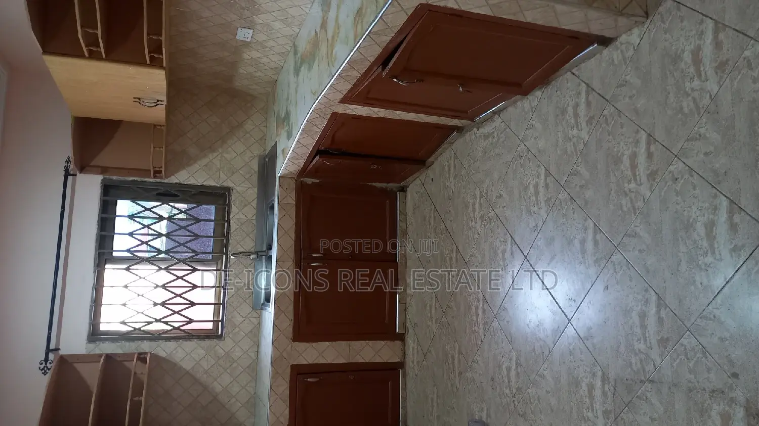 2bdrm Duplex in De-Icons Real Estate, Awutu Senya East Municipal