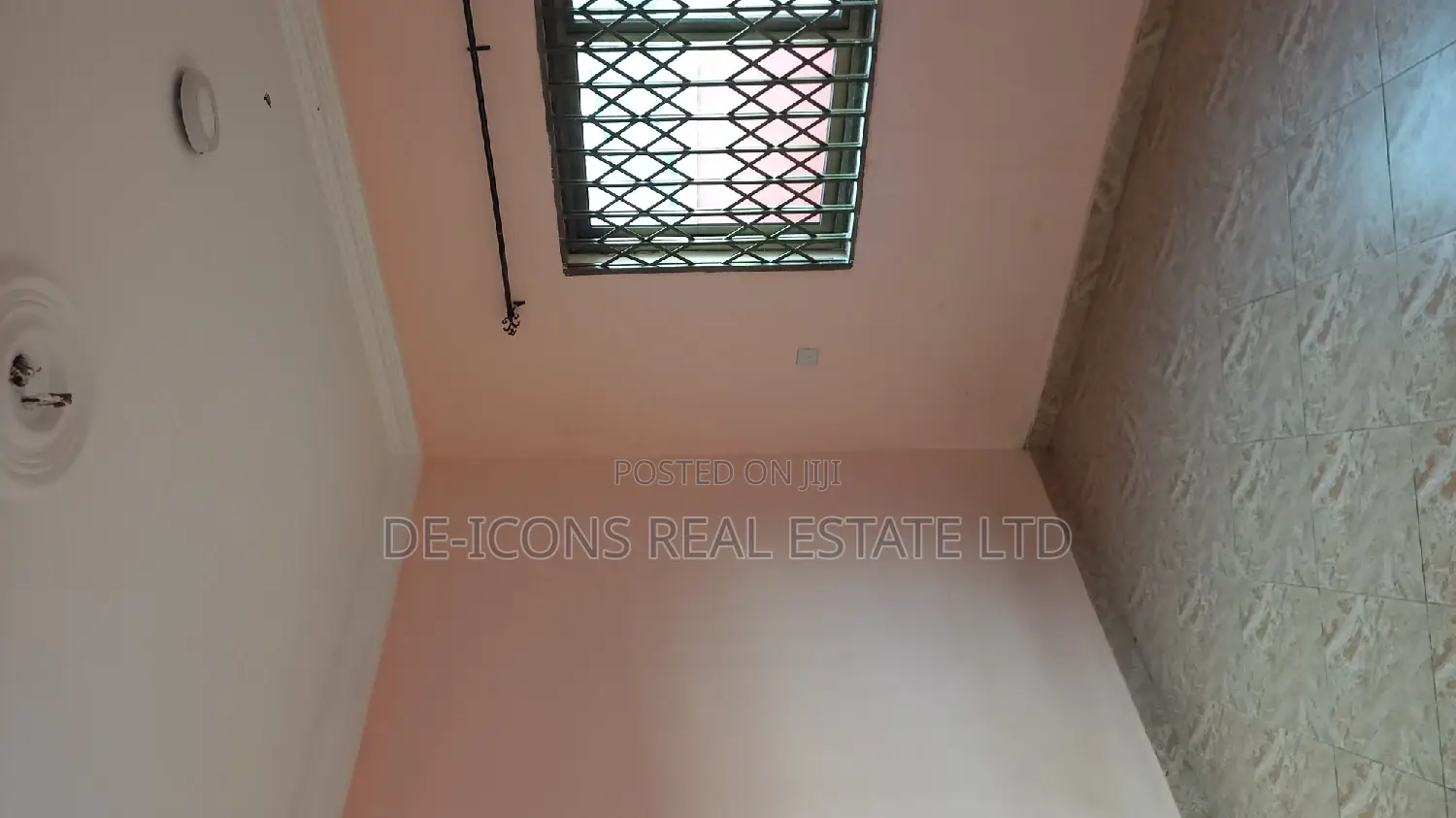 2bdrm Duplex in De-Icons Real Estate, Awutu Senya East Municipal