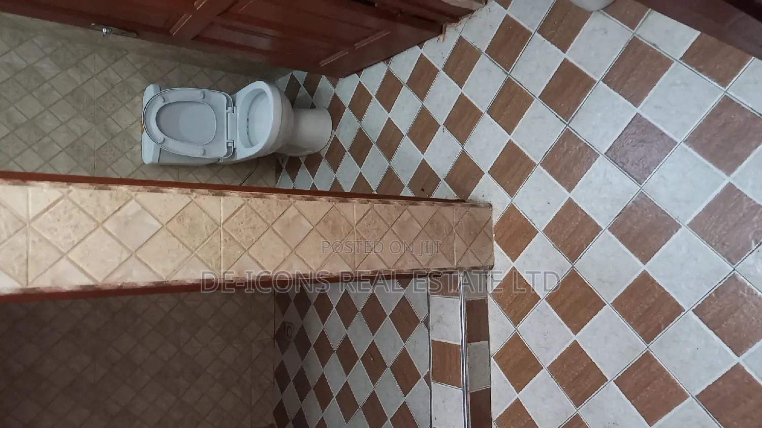 2bdrm Duplex in De-Icons Real Estate, Awutu Senya East Municipal