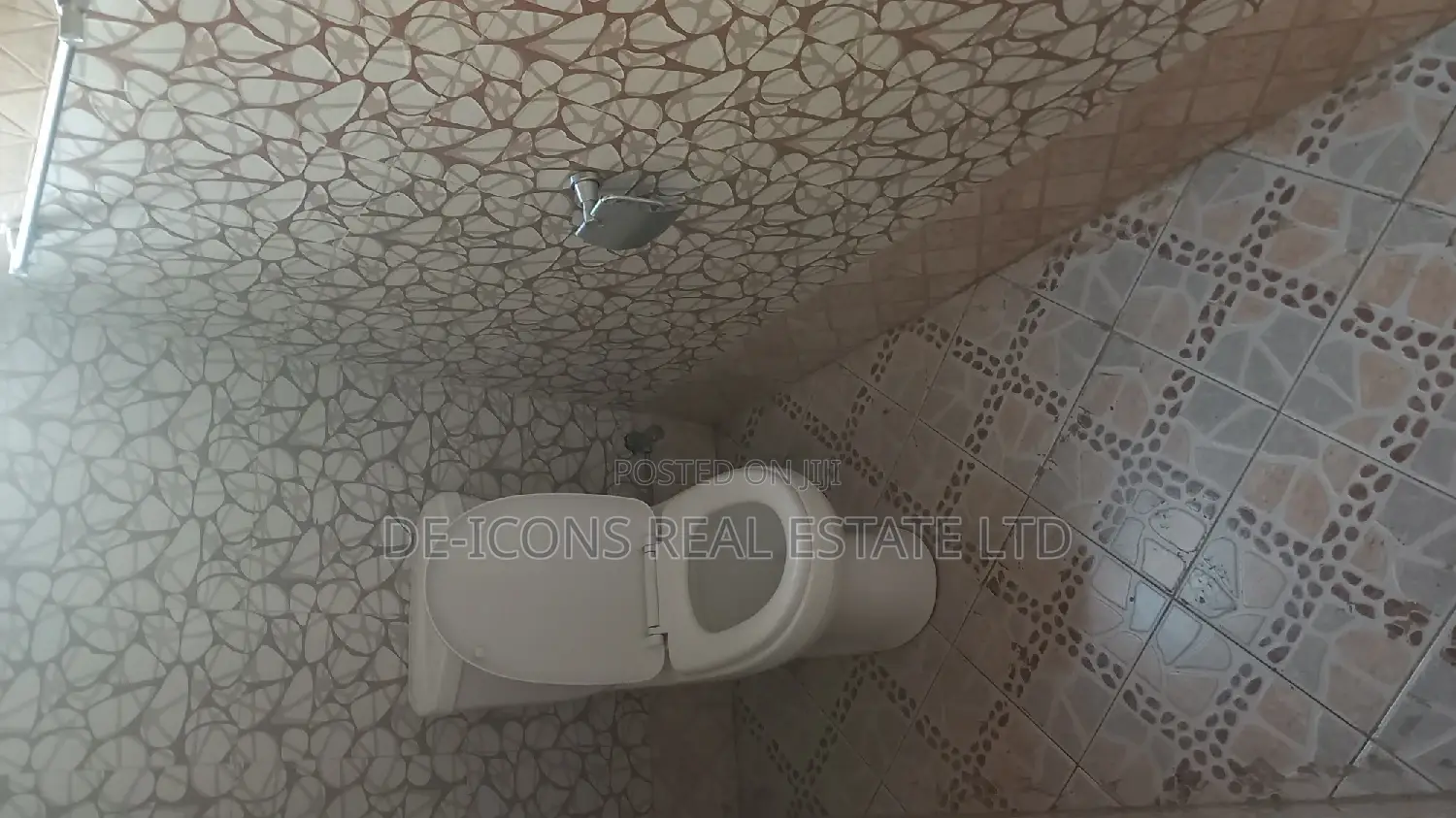 2bdrm Duplex in De-Icons Real Estate, Awutu Senya East Municipal