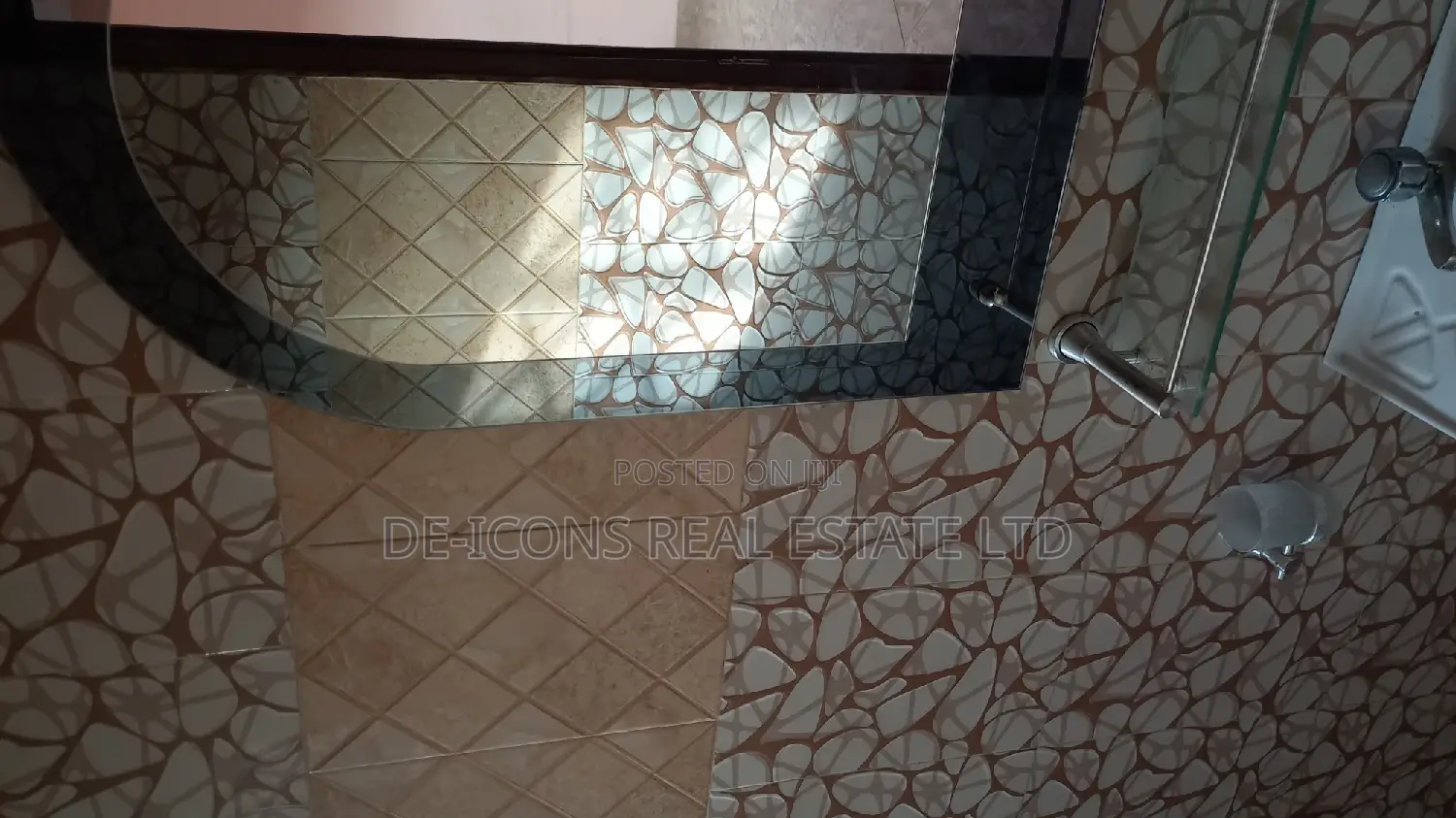 2bdrm Duplex in De-Icons Real Estate, Awutu Senya East Municipal