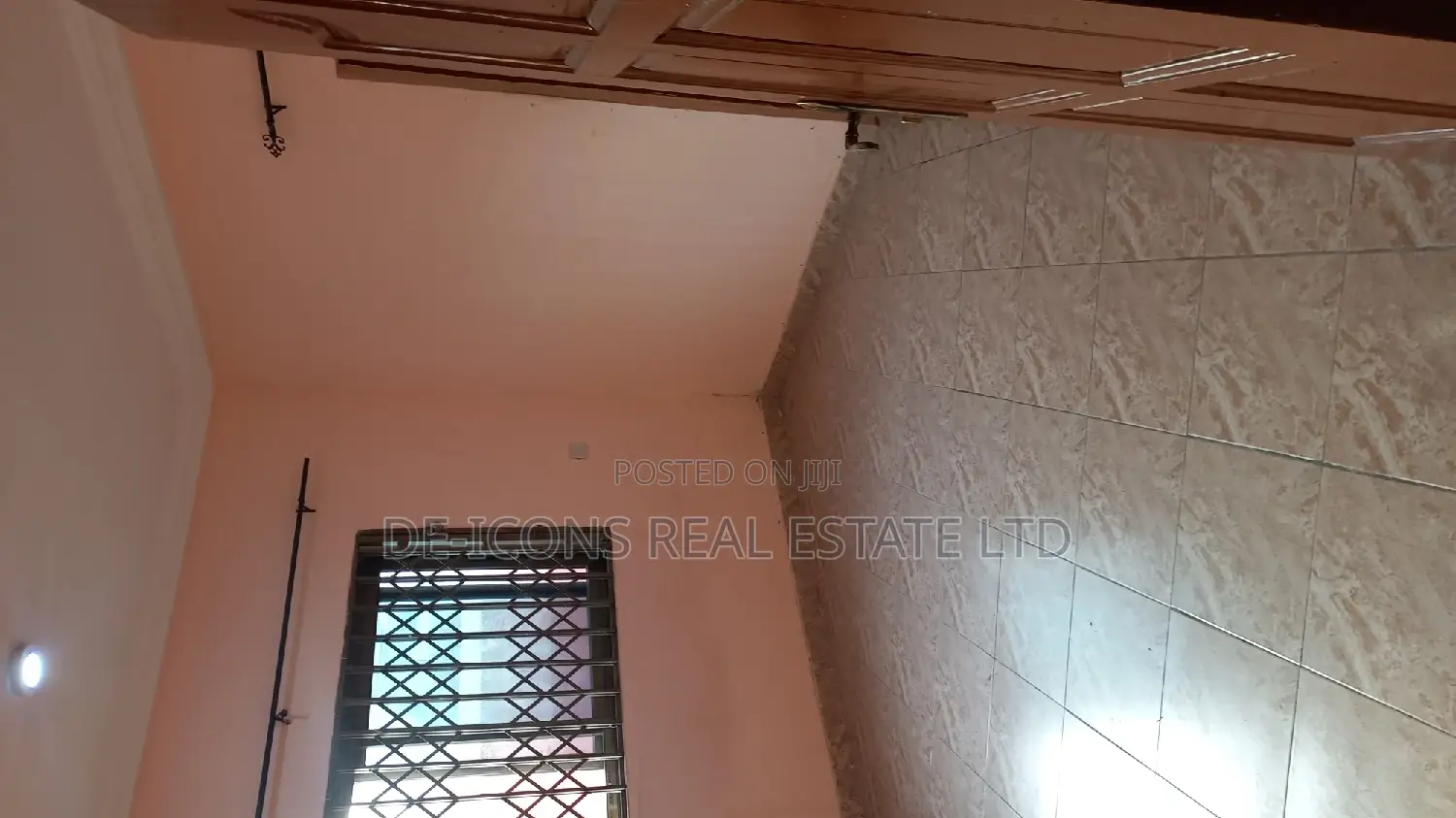 2bdrm Duplex in De-Icons Real Estate, Awutu Senya East Municipal