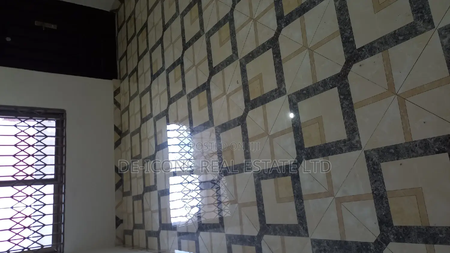2bdrm Duplex in De-Icons Real Estate, Awutu Senya East Municipal