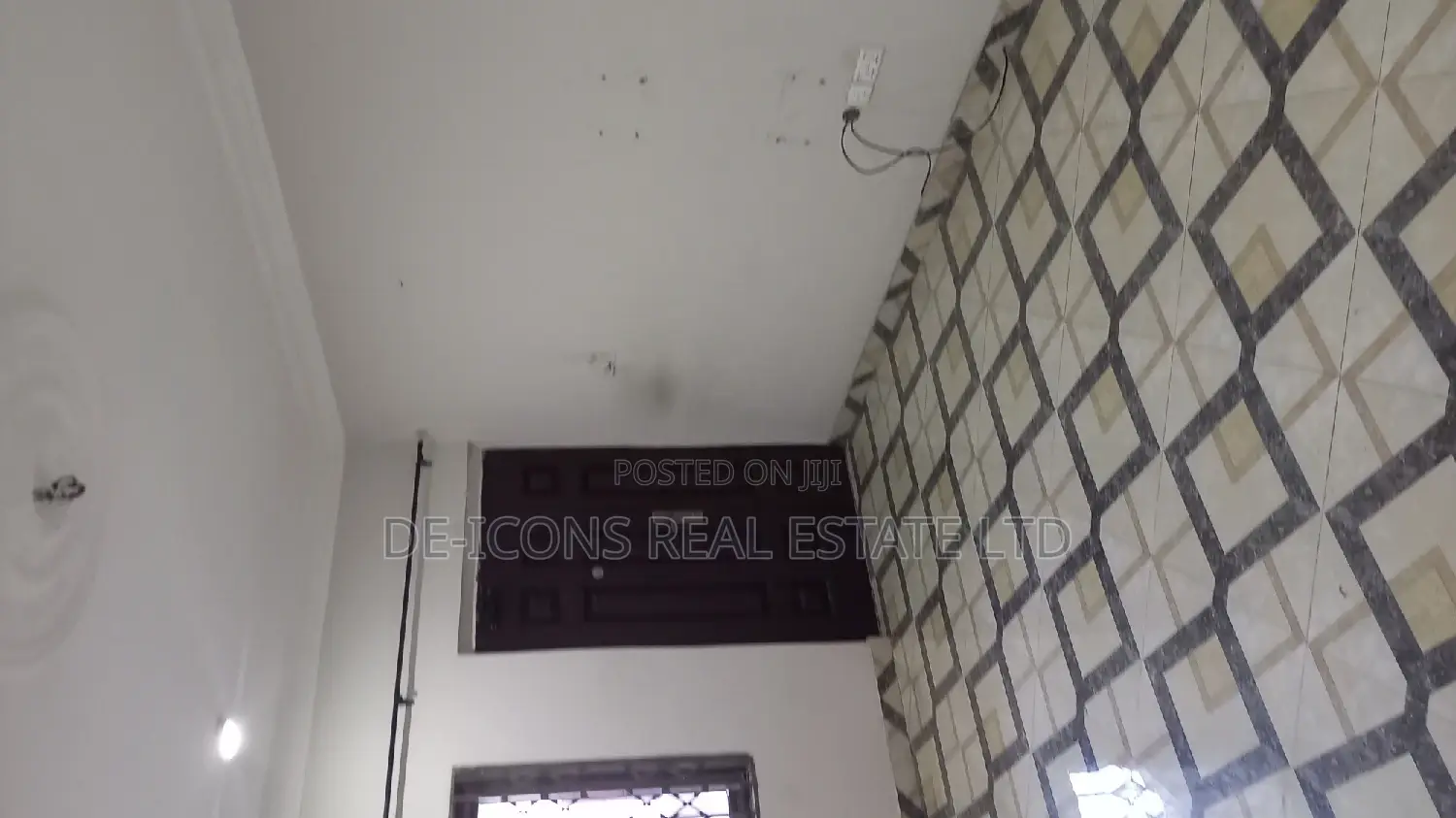 2bdrm Duplex in De-Icons Real Estate, Awutu Senya East Municipal