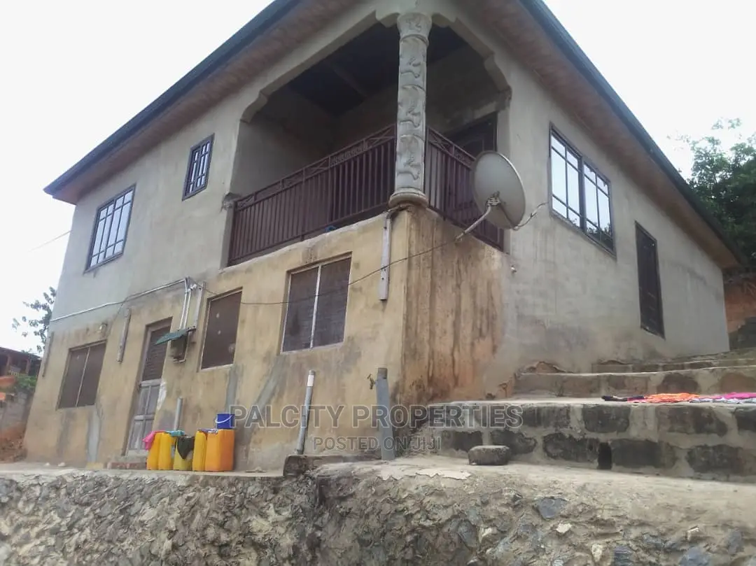 4bdrm House in Takoradi West Fijai for sale