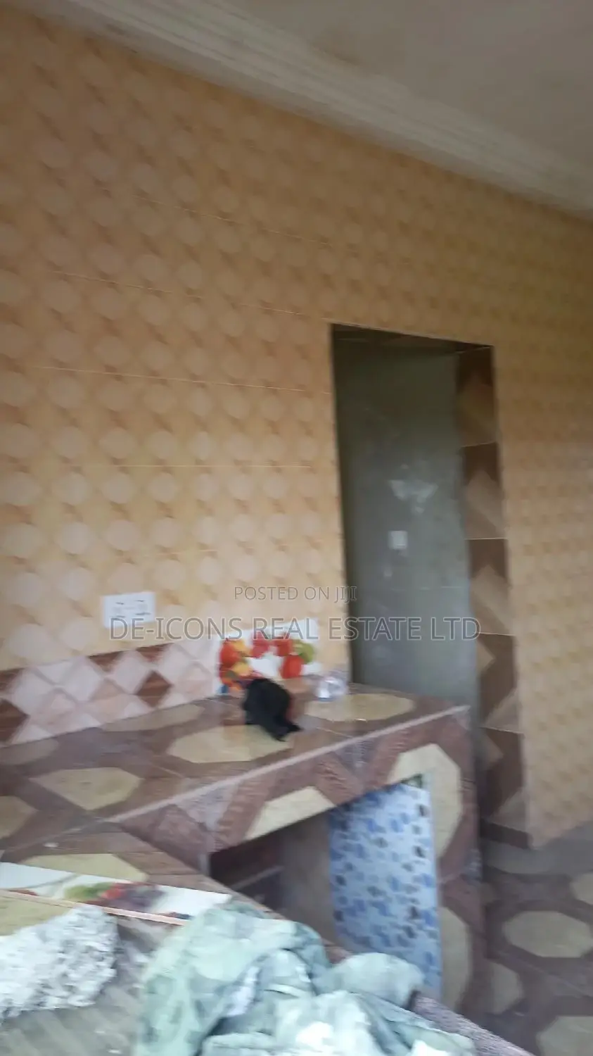 3bdrm House in De-Icons Real Estate, Awutu Senya East Municipal
