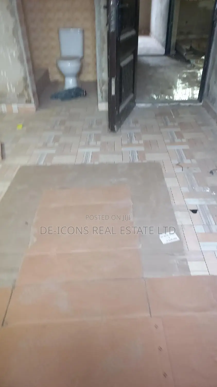 3bdrm House in De-Icons Real Estate, Awutu Senya East Municipal