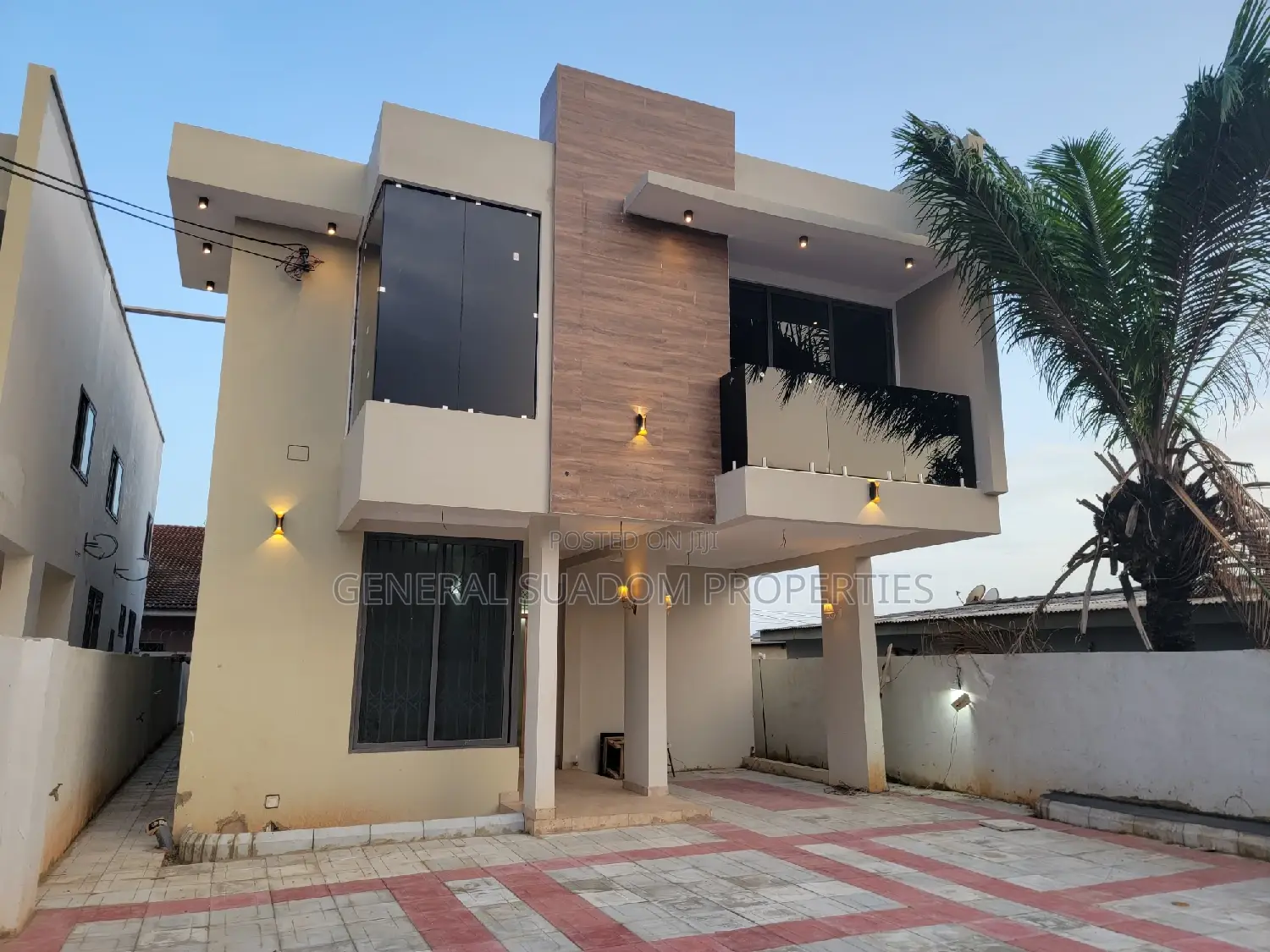 5bdrm Duplex in Suadom Properties, Baatsona Total for Sale