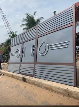 Y Metal Gate