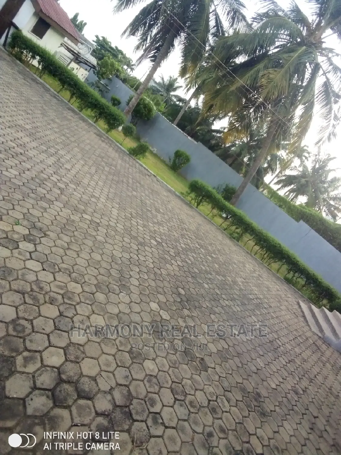 4bdrm House in Dzorwulu for rent