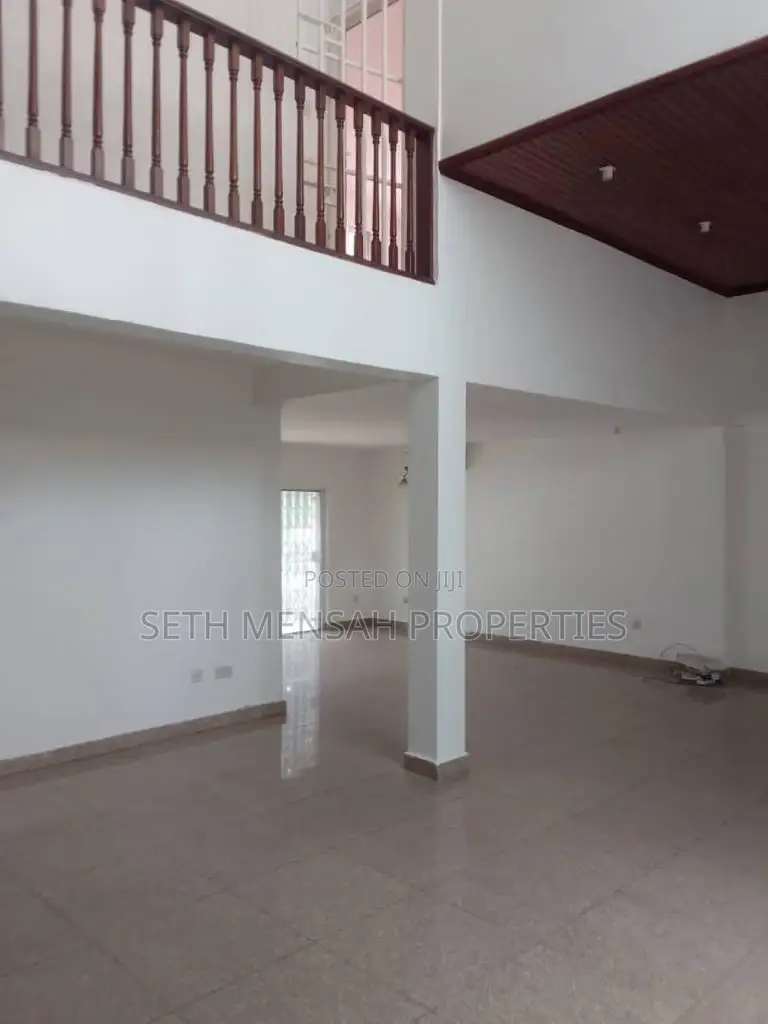 5bdrm House in SKM Property, Labone for Rent