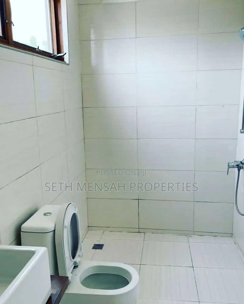 4bdrm Townhouse/Terrace in SKM Property, Cantonments for Sale