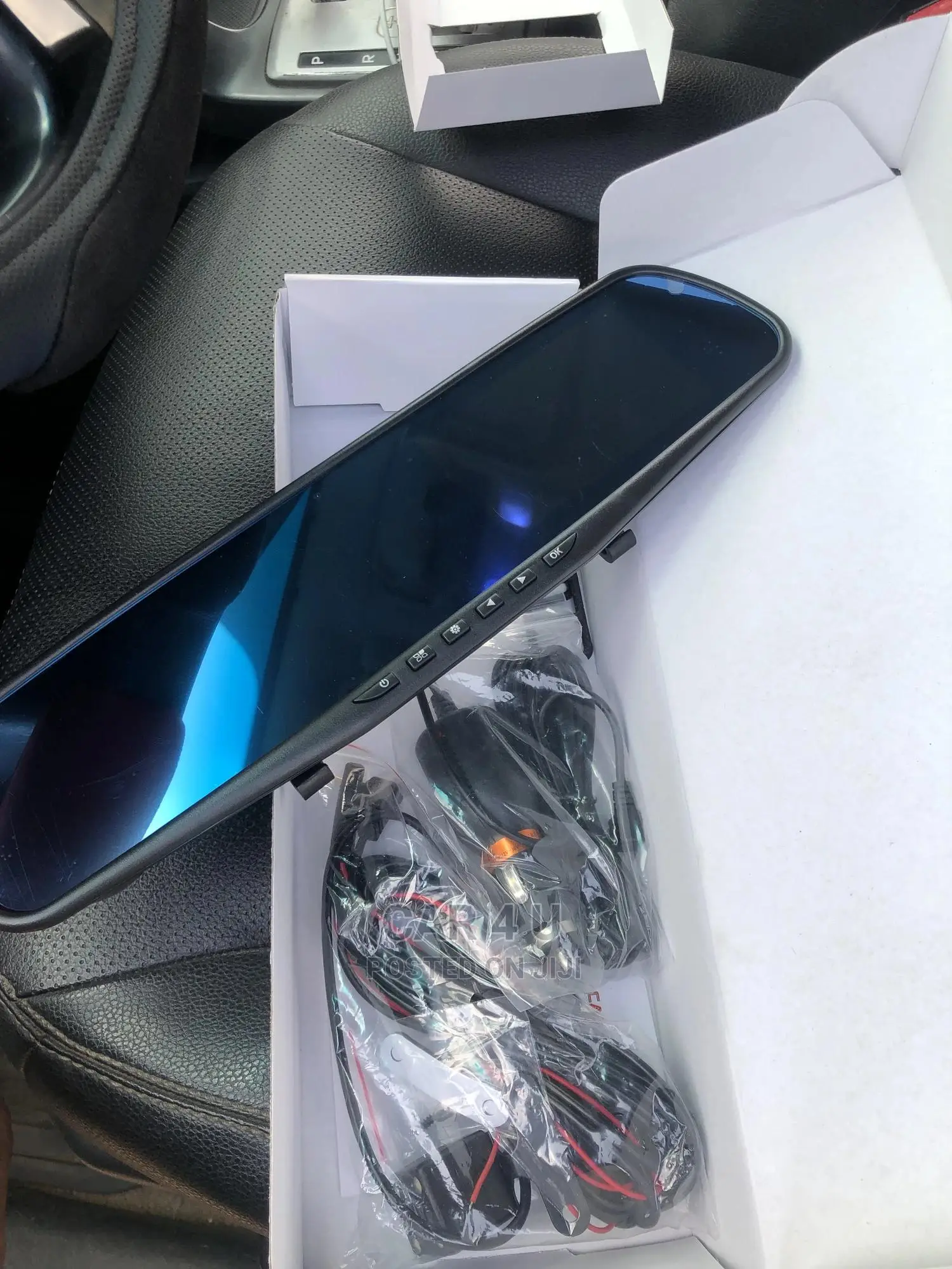 Latest Apple Play Screens and Reverse Camera for All Cars
