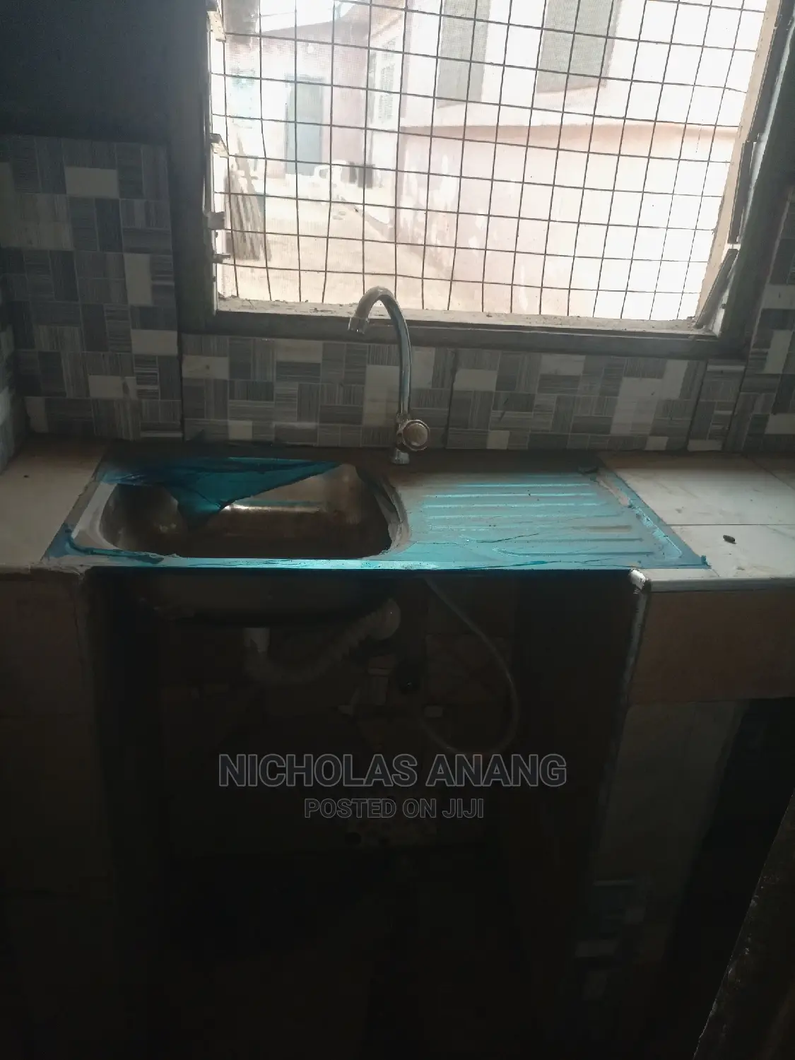 1bdrm Room & Parlour in Dorns Properties, New Town for rent