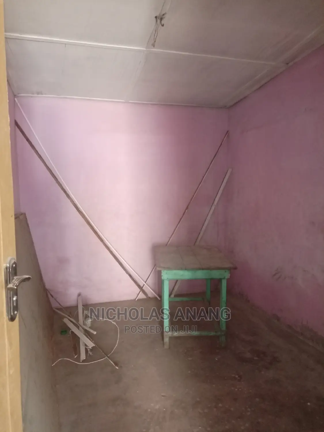 1bdrm Room & Parlour in Dorns Properties, New Town for rent